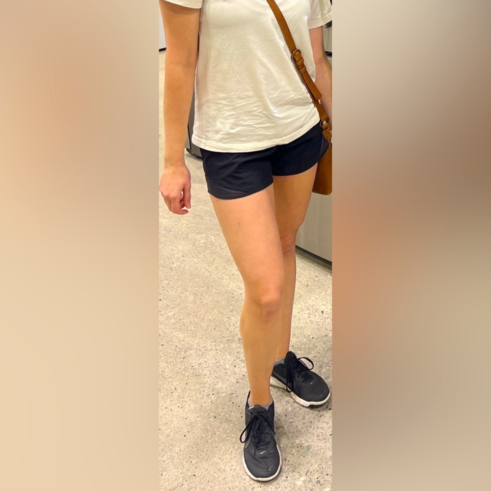 Women’s Black Nike 6.5